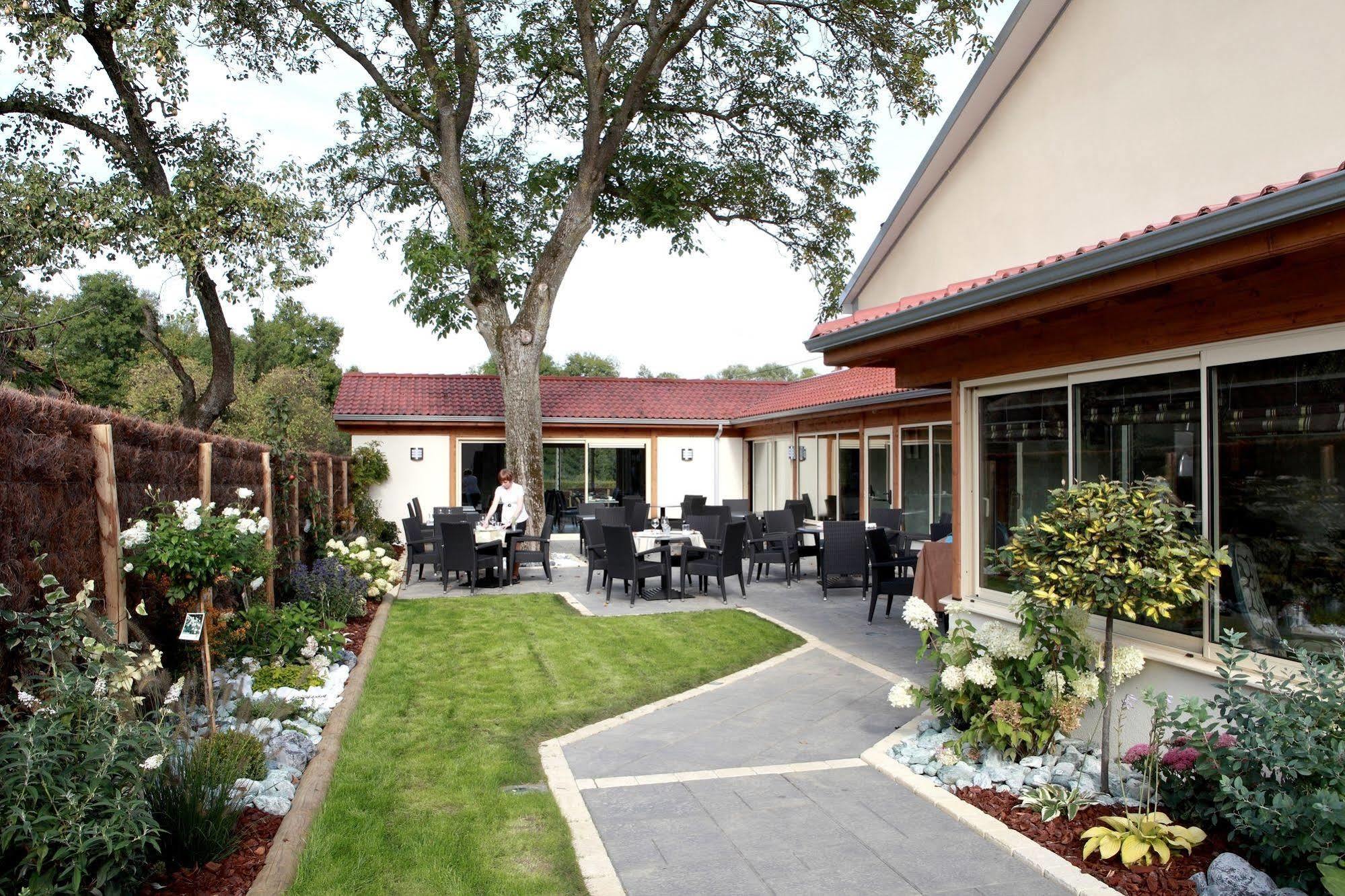 Hotel Logis Burnel Et La Cle Des Champs Rouvres-en-Xaintois Esterno foto